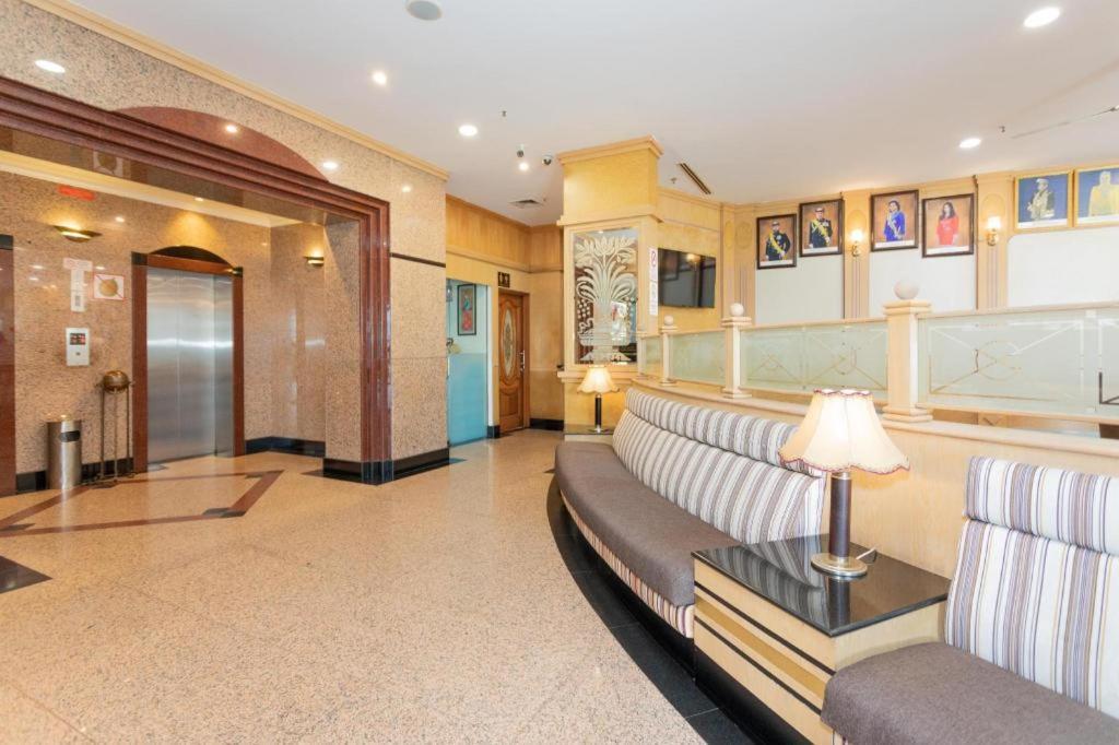 Pelican Hotel Batu Pahat Exterior foto