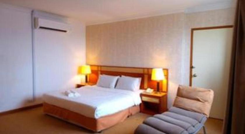 Pelican Hotel Batu Pahat Exterior foto